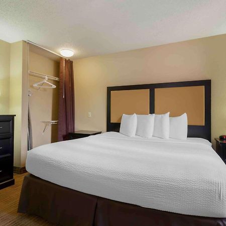 Extended Stay America Suites - Rockford - I-90 Экстерьер фото