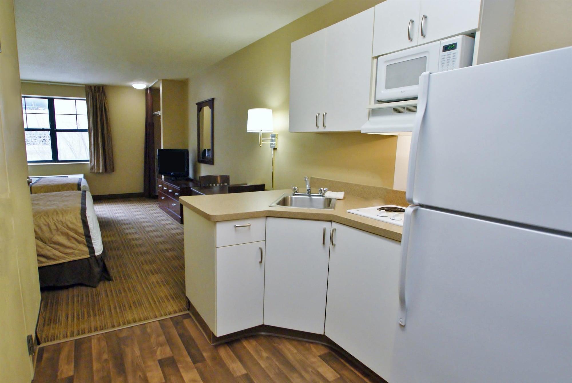 Extended Stay America Suites - Rockford - I-90 Экстерьер фото