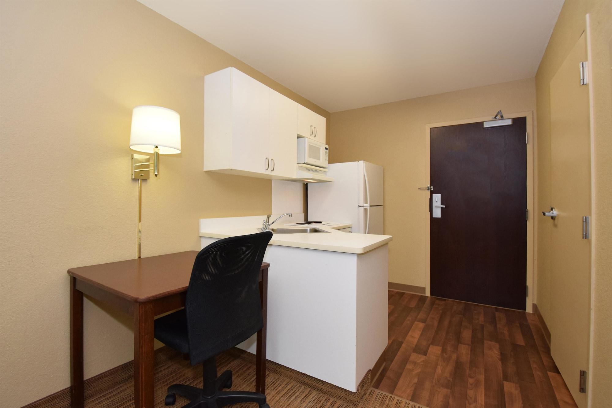 Extended Stay America Suites - Rockford - I-90 Экстерьер фото