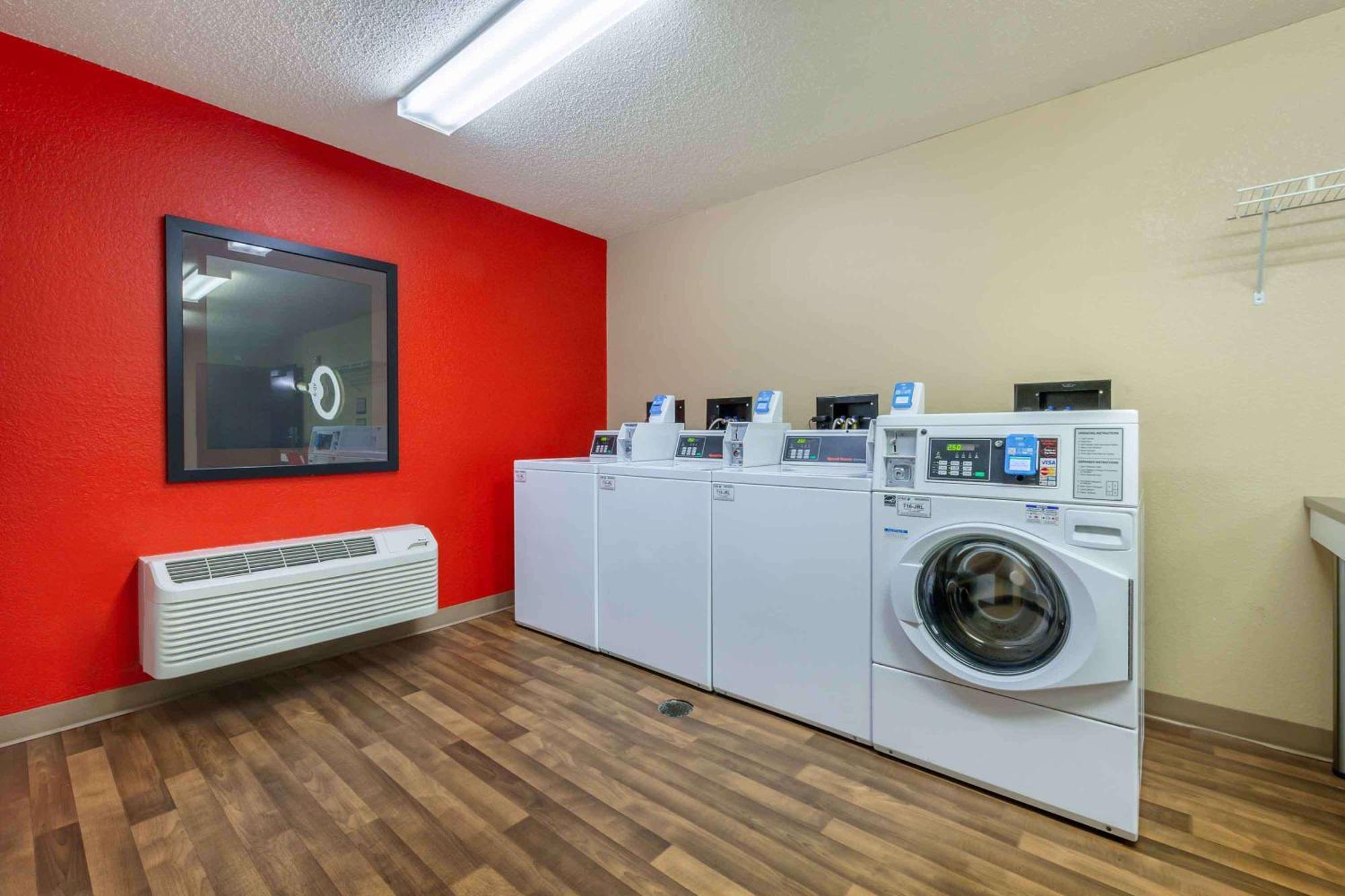 Extended Stay America Suites - Rockford - I-90 Экстерьер фото