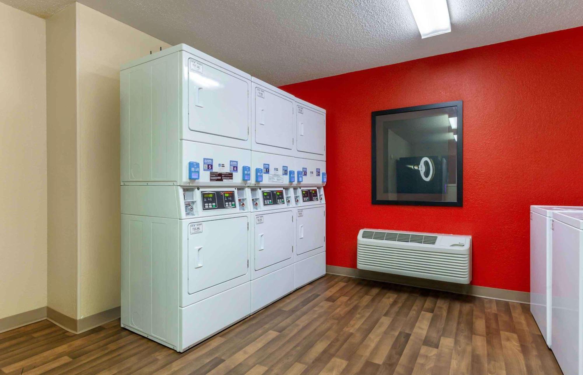 Extended Stay America Suites - Rockford - I-90 Экстерьер фото