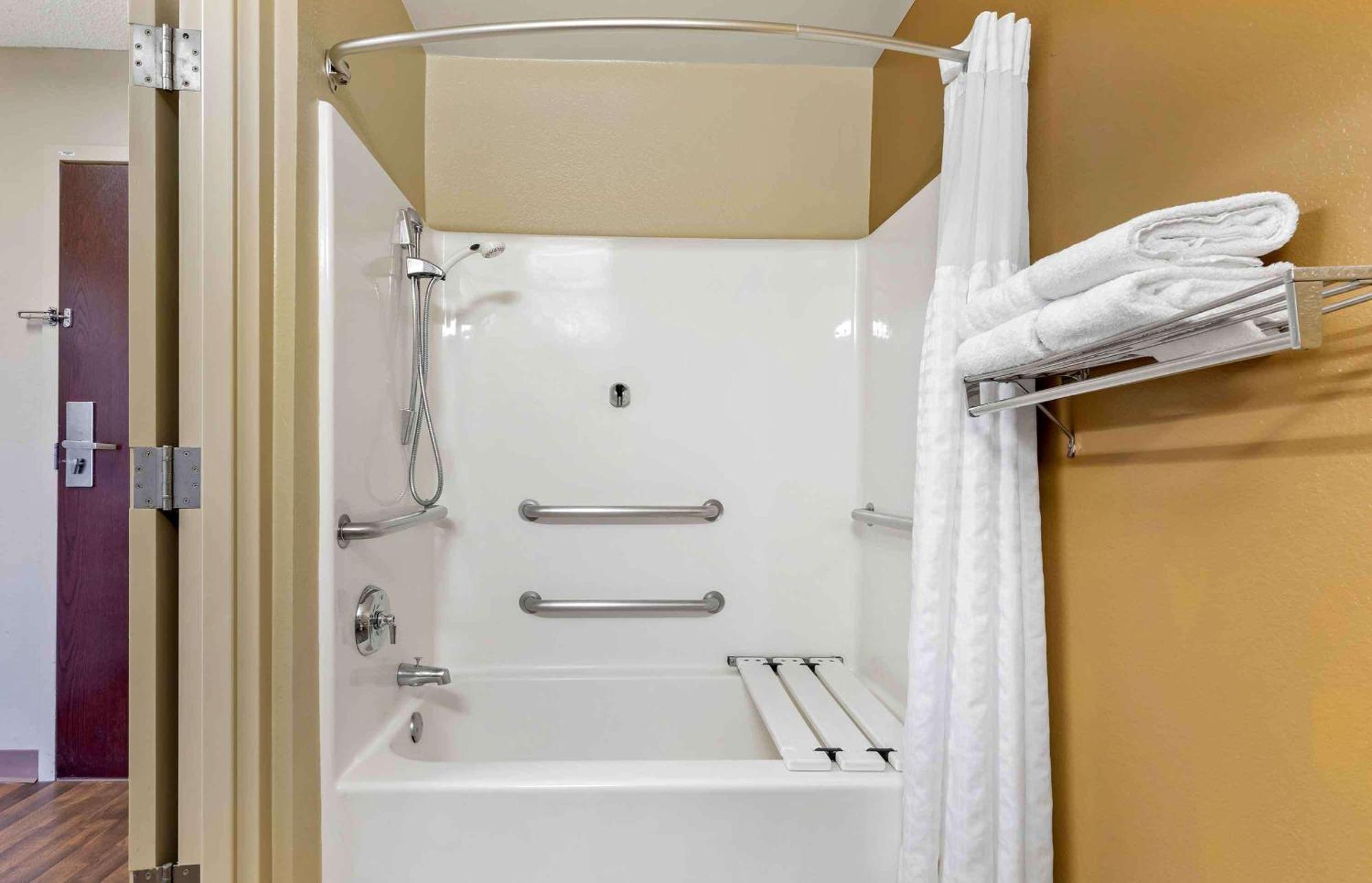 Extended Stay America Suites - Rockford - I-90 Экстерьер фото