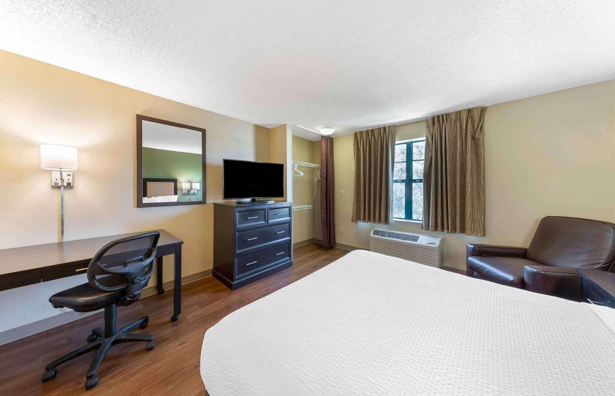 Extended Stay America Suites - Rockford - I-90 Экстерьер фото