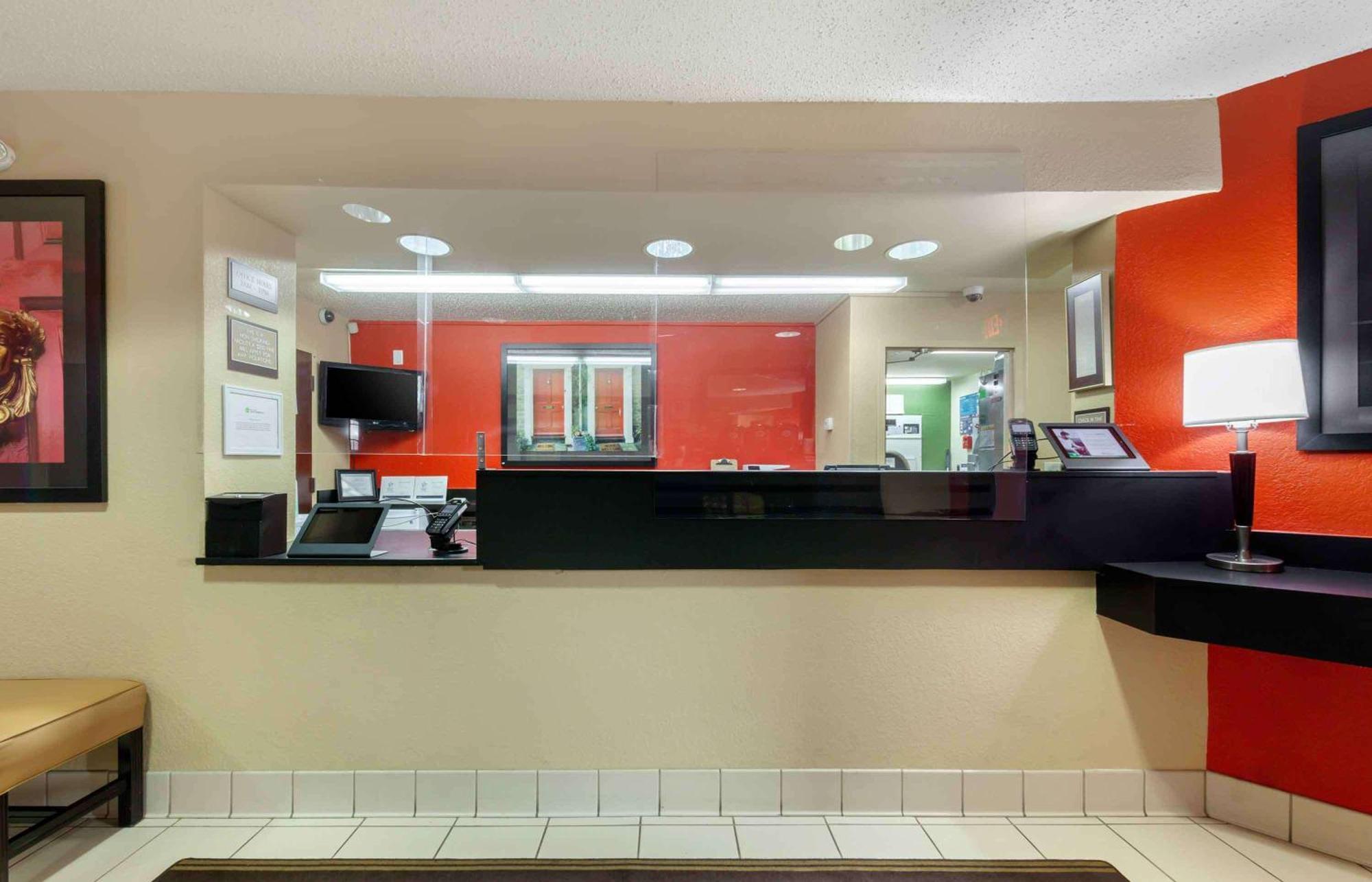 Extended Stay America Suites - Rockford - I-90 Экстерьер фото